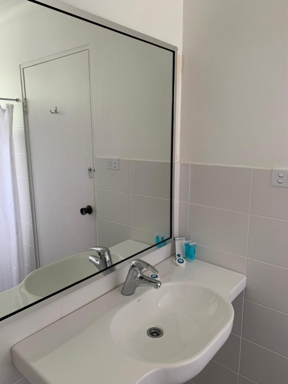 Mariner Motel Лаурітон Екстер'єр фото